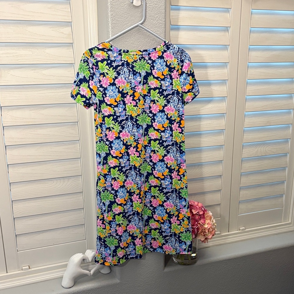 Disney x lily Pulitzer- Floral Short Sleeve Dress NWT - Picture 2 of 9